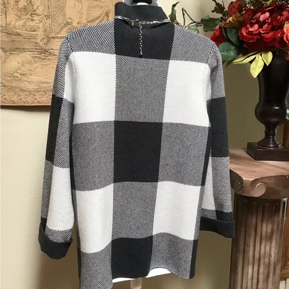 TAHARI SWEATER XL, Long sleeve, classy in charcoal gray & white - Picture 3 of 10